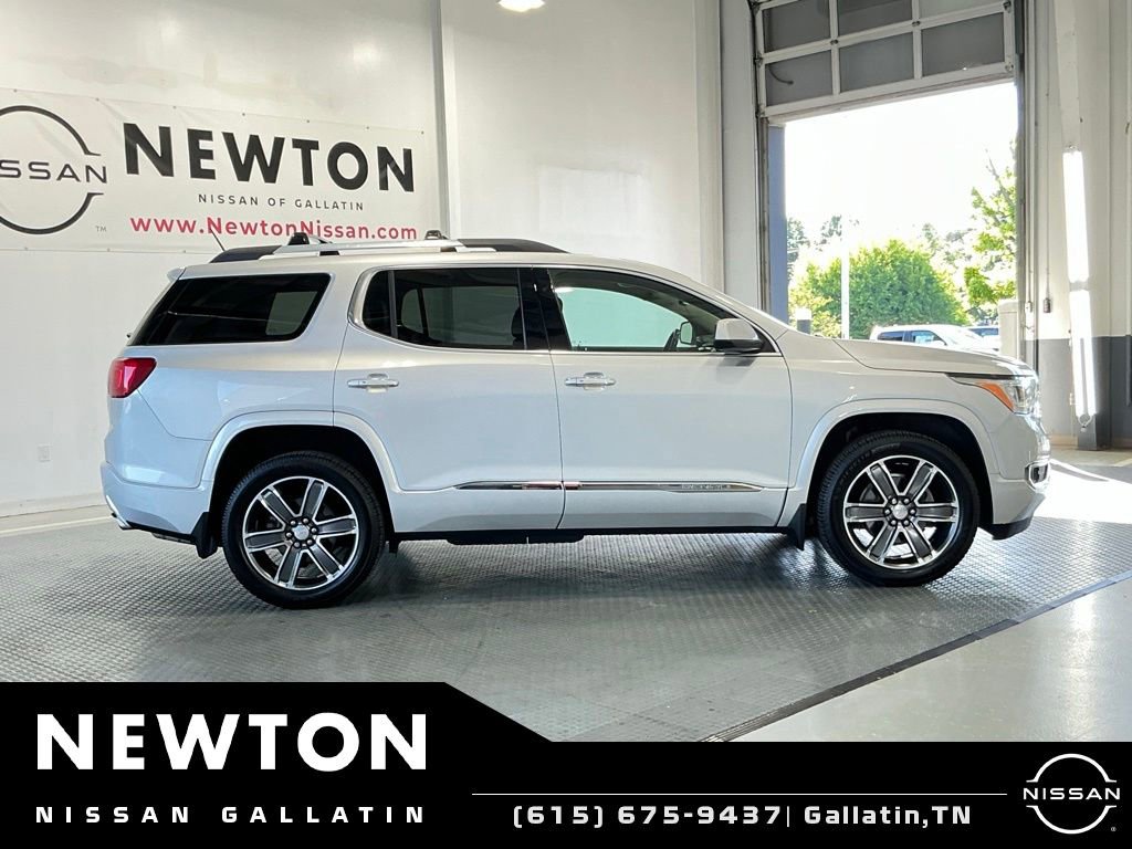 Used 2019 GMC Acadia Denali w/ Technology Package FWD image 4