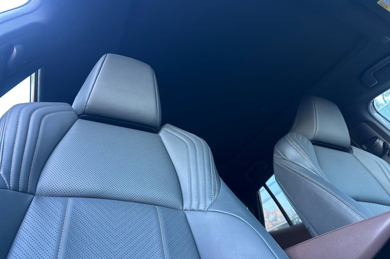 Used 2023 Toyota Venza Limited image 21