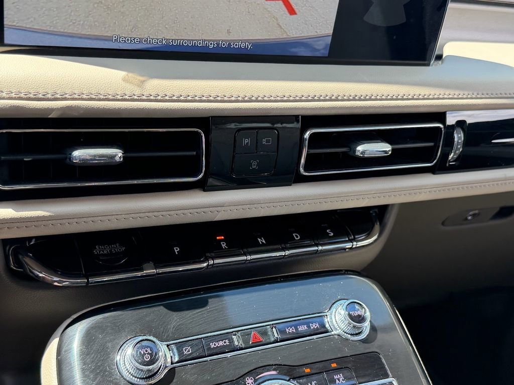Certified 2022 Lincoln Nautilus FWD w/ Premium Package image 20