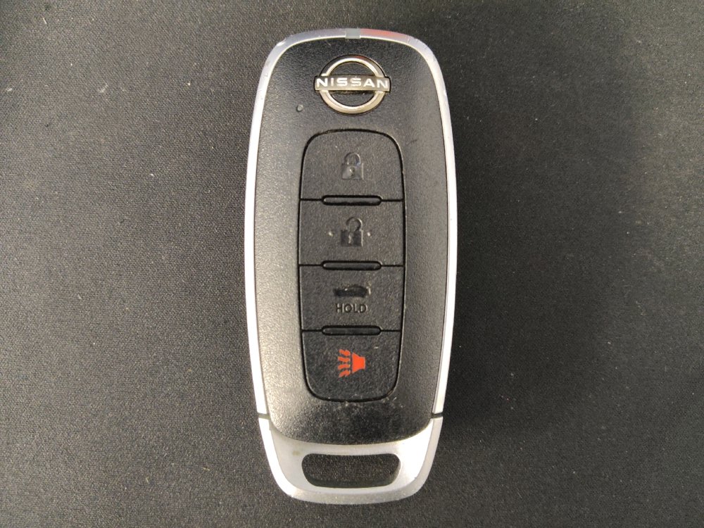 Used 2024 Nissan Versa SR FWD image 32