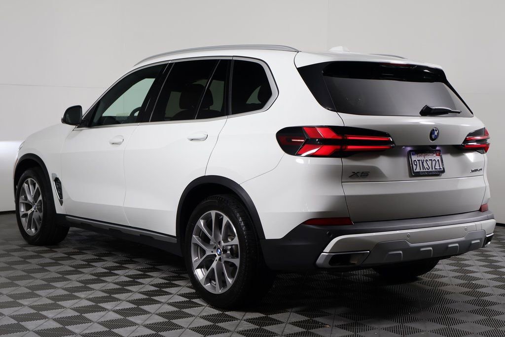 Used 2025 BMW X5 xDrive40i w/ Climate Comfort Package image 6