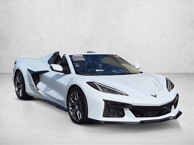 Used 2024 Chevrolet Corvette Z06 RWD image 3