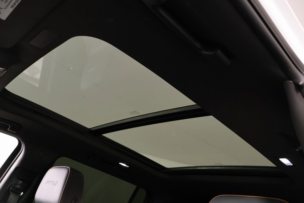 Used 2025 GMC Yukon XL AT4 w/ AT4 Premium Package image 16