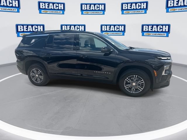 Used 2026 Chevrolet Traverse LT AWD/4WD image 2