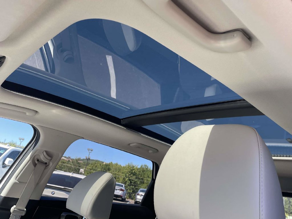 Used 2025 Kia Sorento S w/ Panoramic Sunroof Package FWD image 19