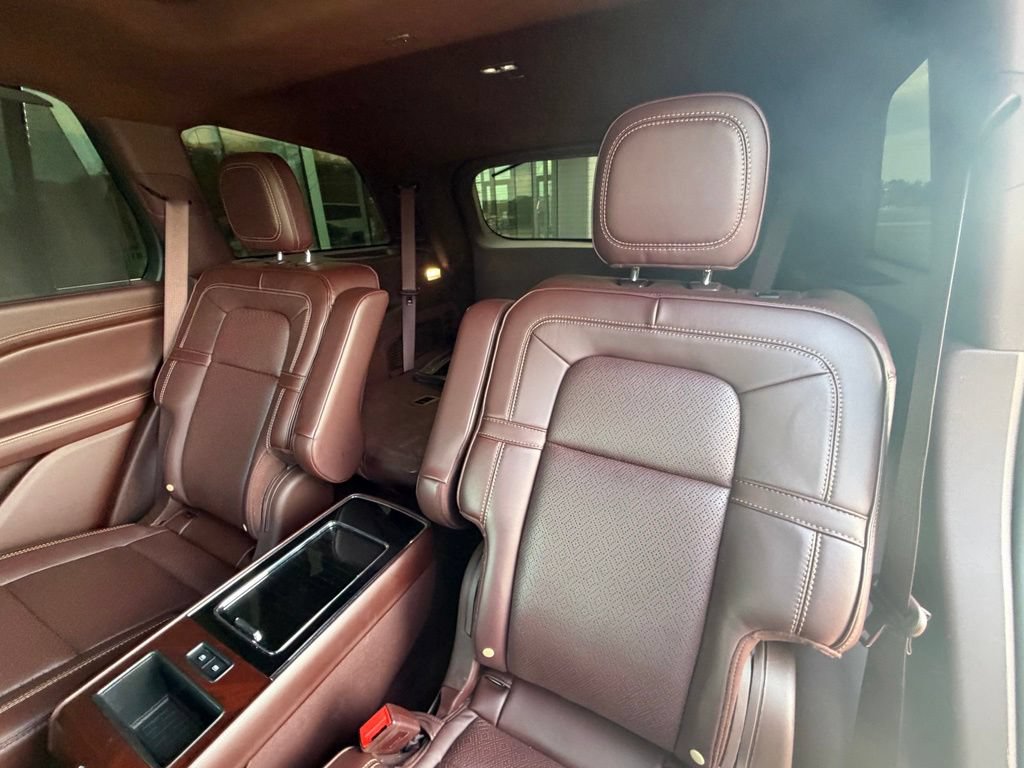 Used 2024 Lincoln Aviator Black Label w/ Jet Package AWD/4WD image 18