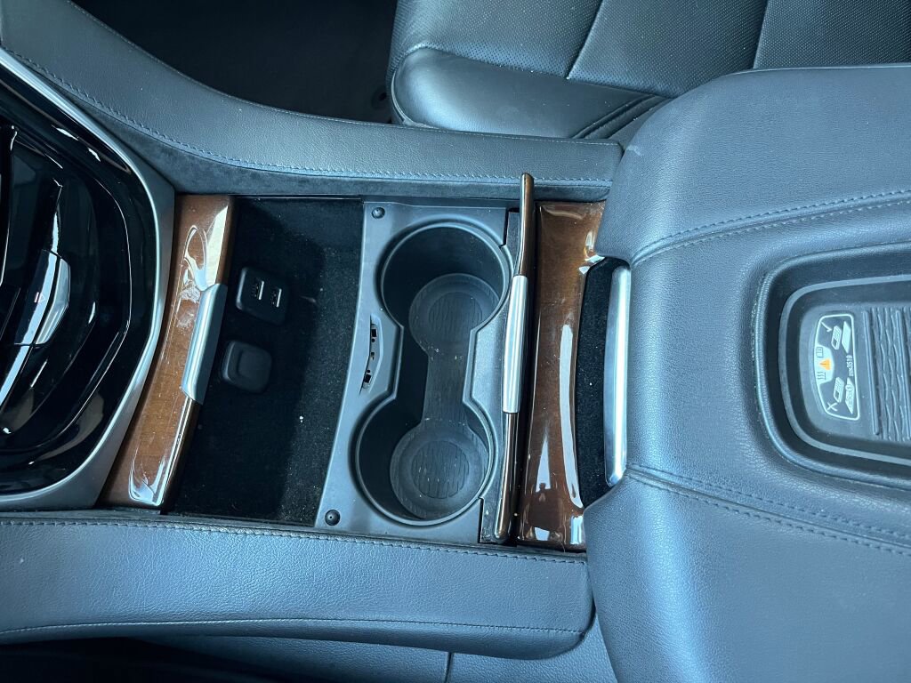 Used 2019 Cadillac Escalade ESV Premium Luxury image 21