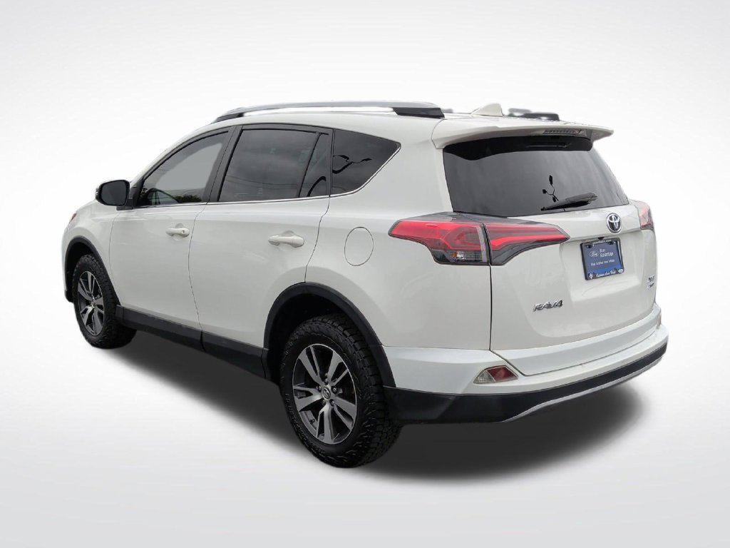 Used 2018 Toyota RAV4 XLE w/ Plus Extra Value Package AWD/4WD image 5