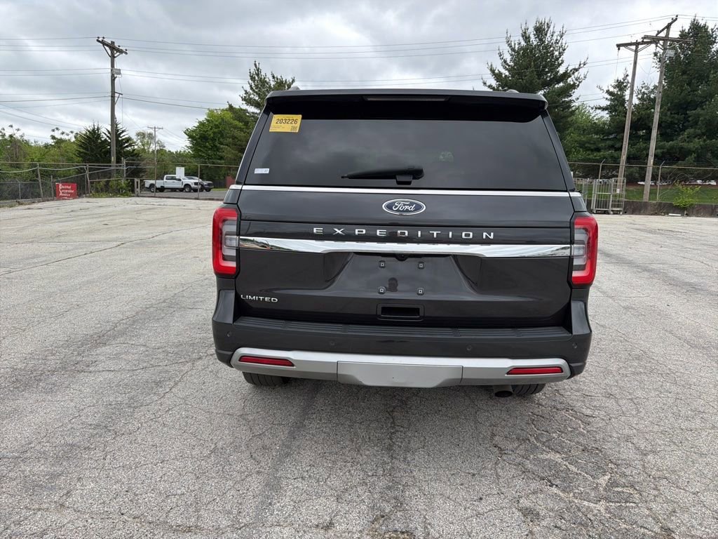 Used 2024 Ford Expedition Limited AWD/4WD image 6