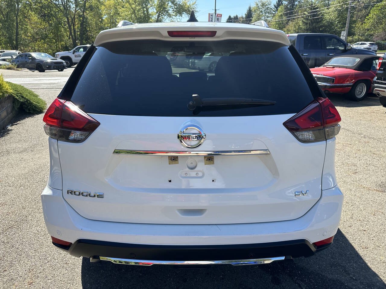 Used 2019 Nissan Rogue SV FWD image 5
