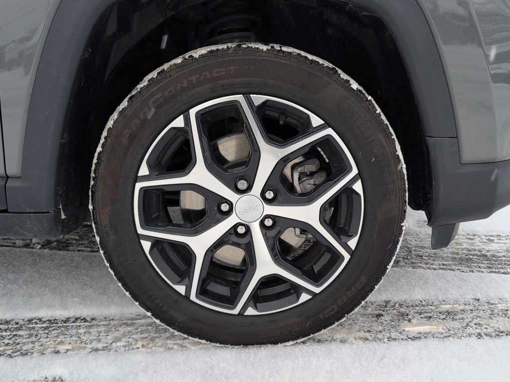 Used 2024 Jeep Compass Limited image 13