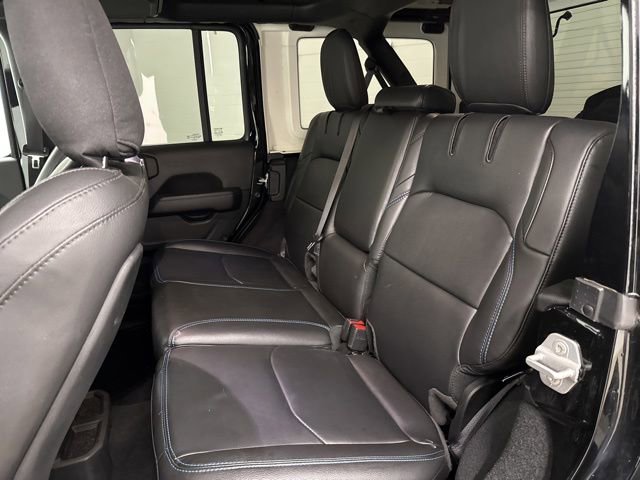 Used 2023 Jeep Wrangler Unlimited Rubicon 4xe w/ Cold Weather Group AWD/4WD image 17
