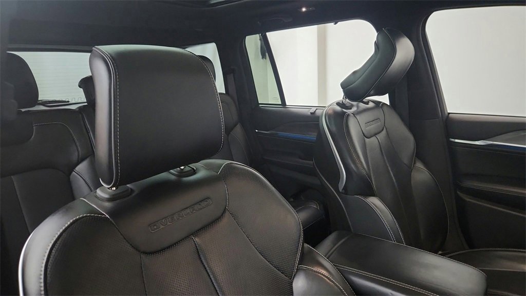 Used 2022 Jeep Grand Cherokee Overland w/ Adv Protech Group III image 13