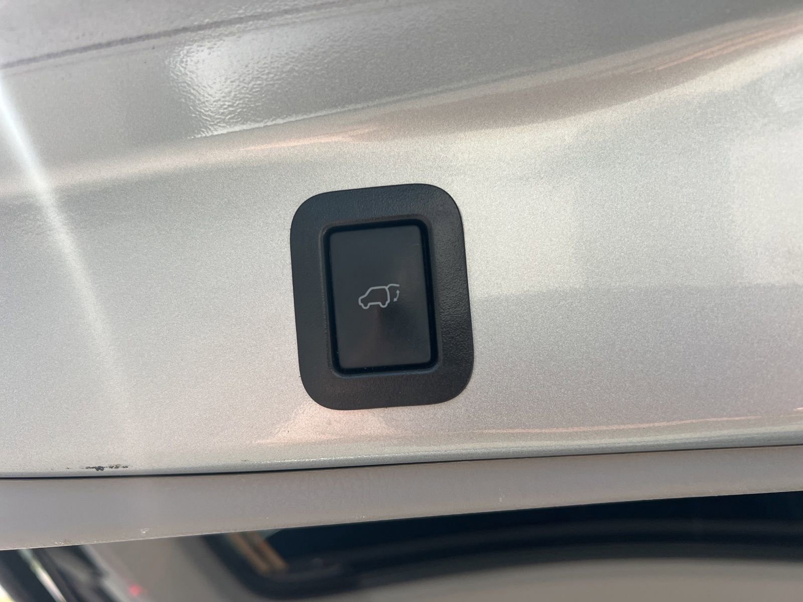 Used 2019 Toyota Highlander XLE FWD image 35