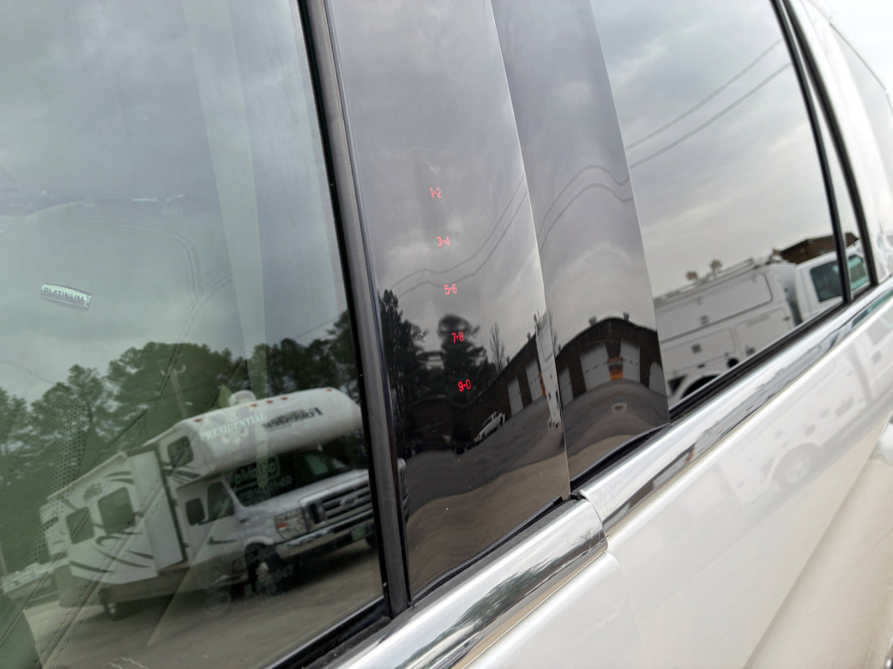 Used 2019 Ford Expedition Platinum image 9