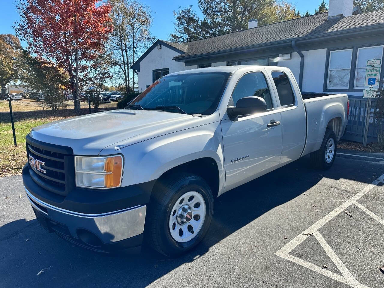 Used 2010 GMC Sierra 1500 W/T image 4