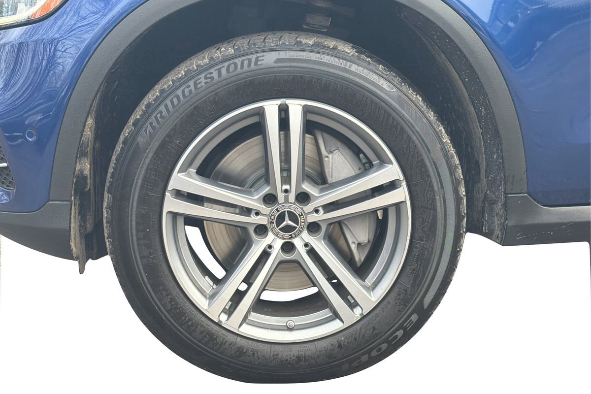 Used 2021 Mercedes-Benz GLC 300 4MATIC w/ Premium Package image 27