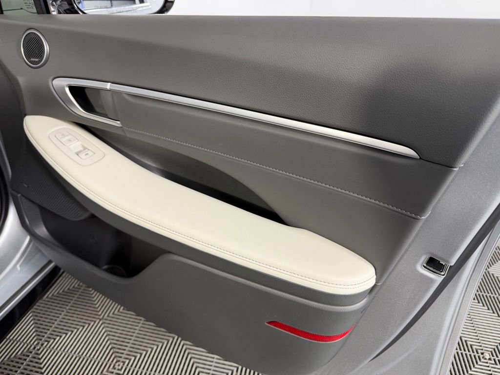 Used 2025 Hyundai Sonata Limited image 34