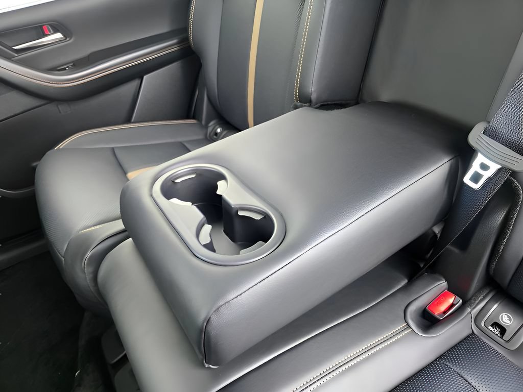 Certified 2025 MAZDA CX-70 Plug-In Hybrid w/ Premium Plus AWD/4WD image 23