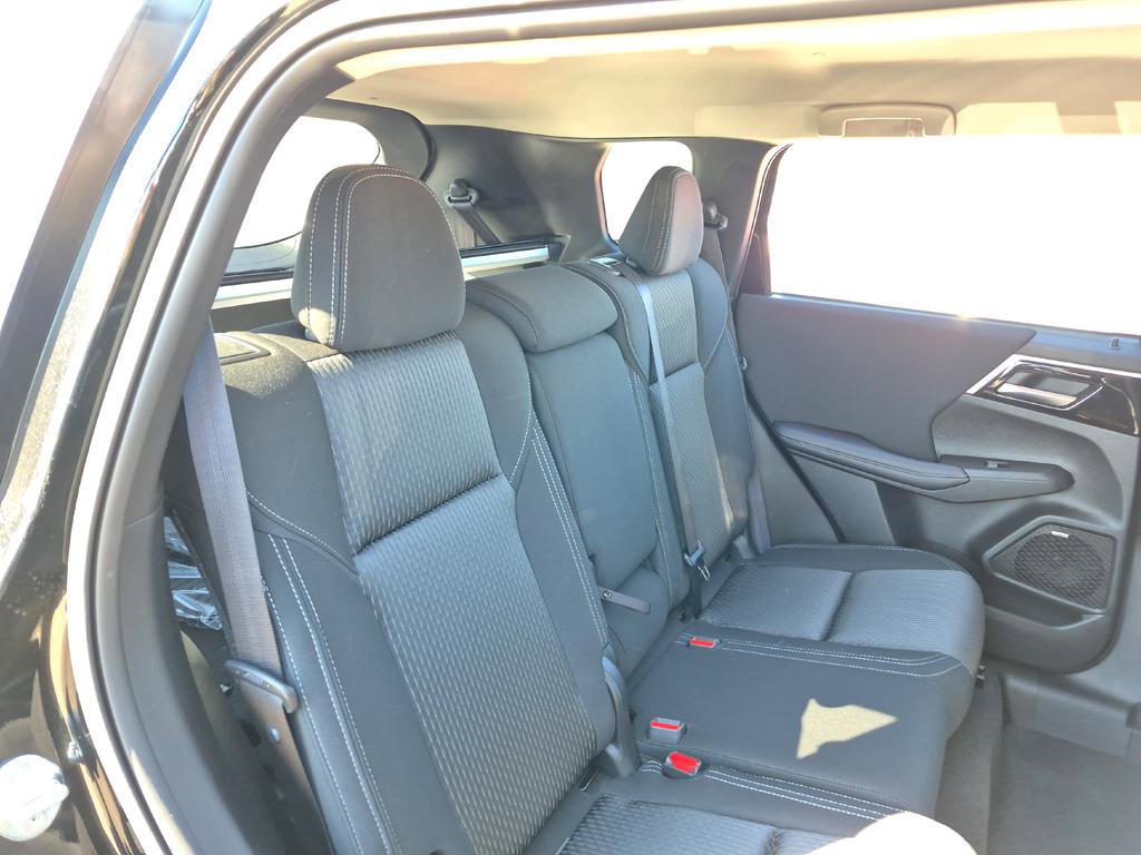 New 2026 Mitsubishi Outlander ES FWD image 25