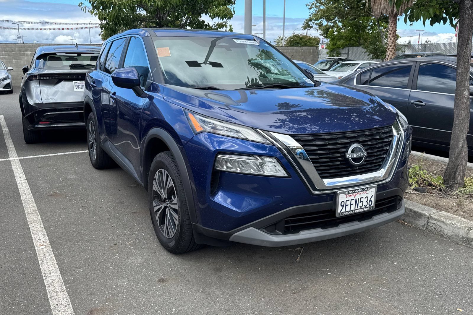 Certified 2023 Nissan Rogue SV FWD image 2