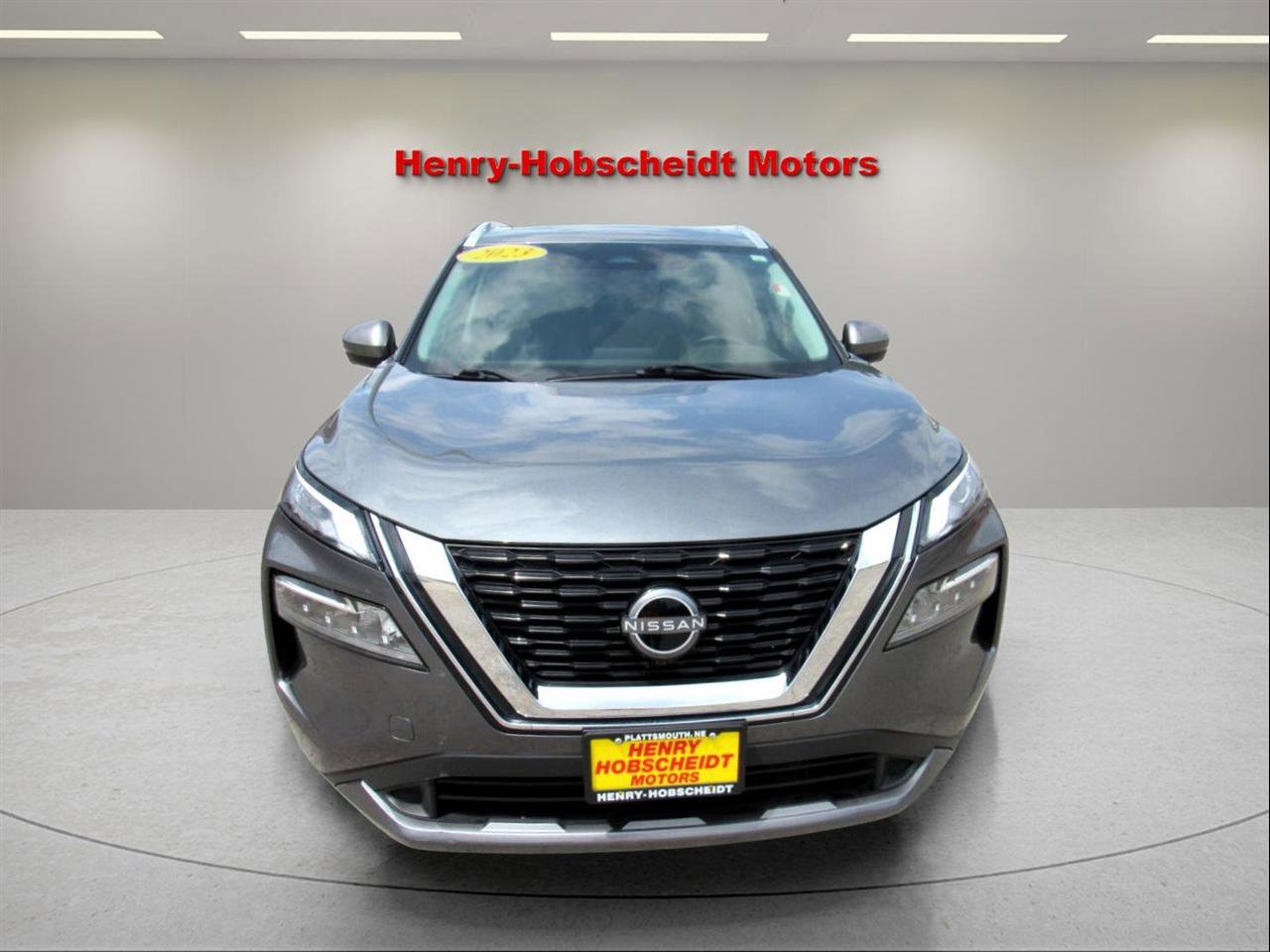 Used 2023 Nissan Rogue SL AWD/4WD image 2