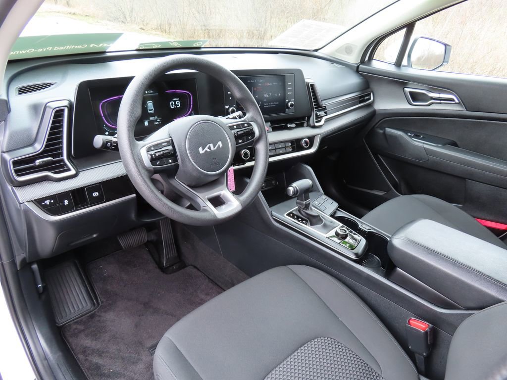 Certified 2025 Kia Sportage LX image 19