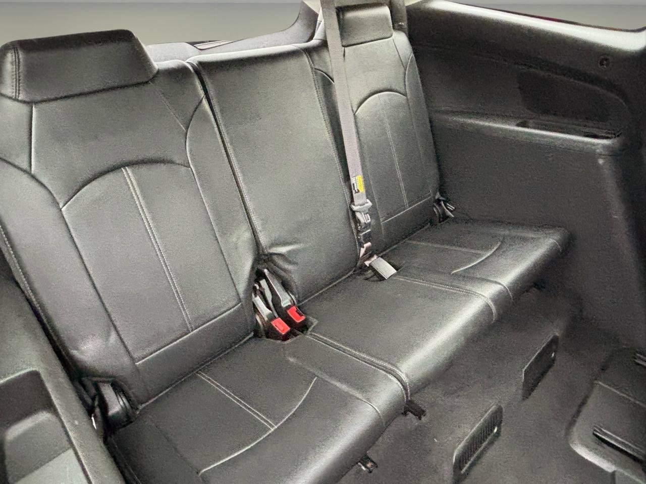 Used 2015 Chevrolet Traverse LT w/ LPO, 'HIT The Road' Package image 20