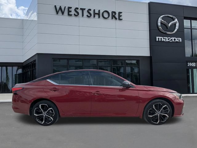 Used 2023 Nissan Altima 2.5 SR AWD/4WD image 2