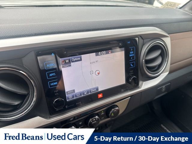 Used 2016 Toyota Tacoma Limited w/ Towing Package image 22