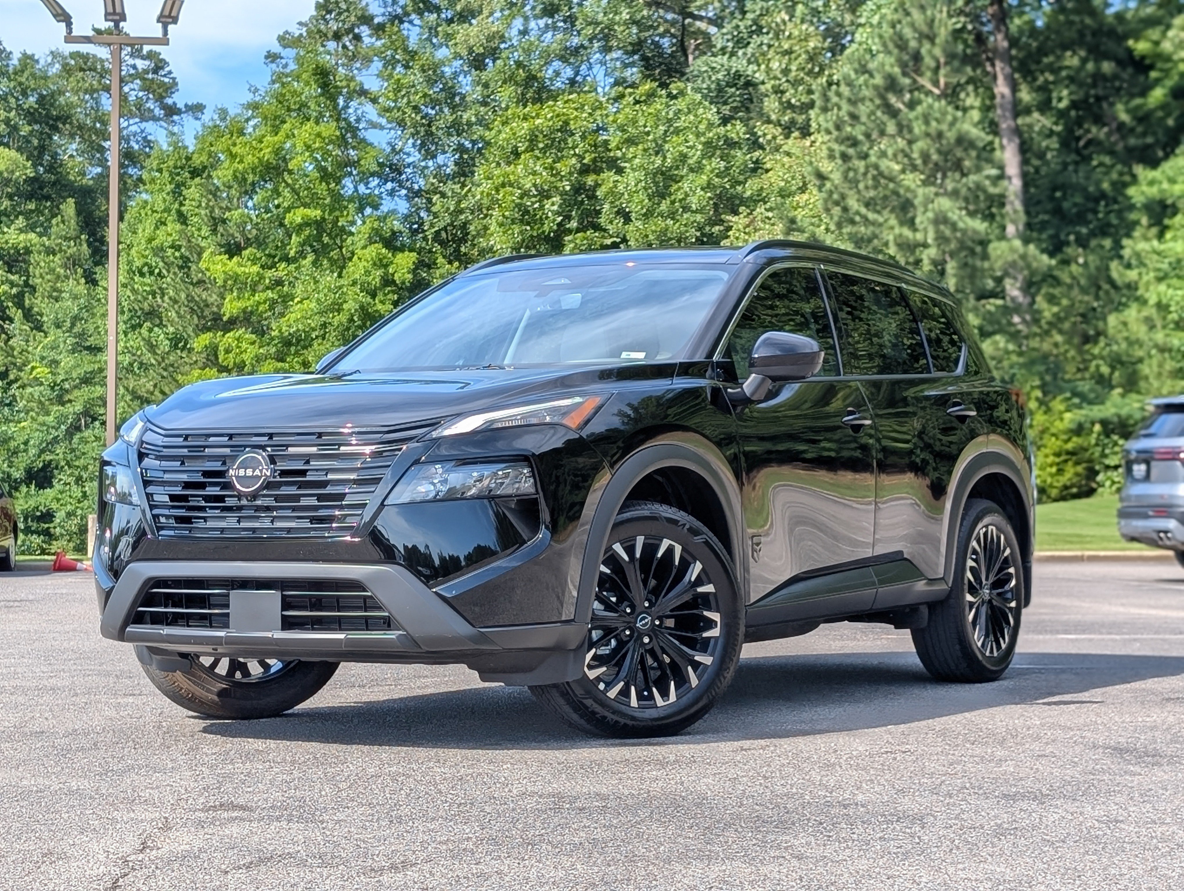 Used 2026 Nissan Rogue Dark Armor FWD image 4