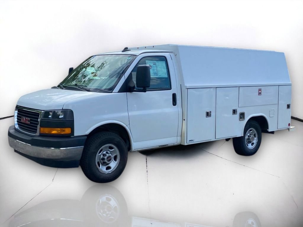Used 2022 GMC Savana 3500 w/ Power Convenience Package RWD image 2