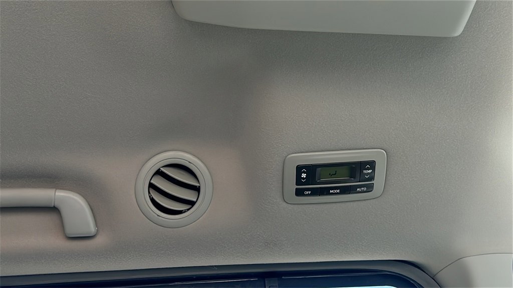 Used 2012 Toyota Sienna XLE w/ Entertainment Pkg image 31