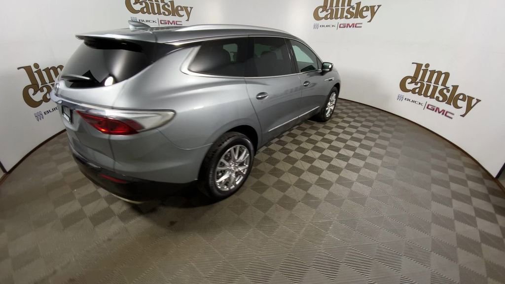 Used 2023 Buick Enclave Essence w/ Experience Buick Package image 8