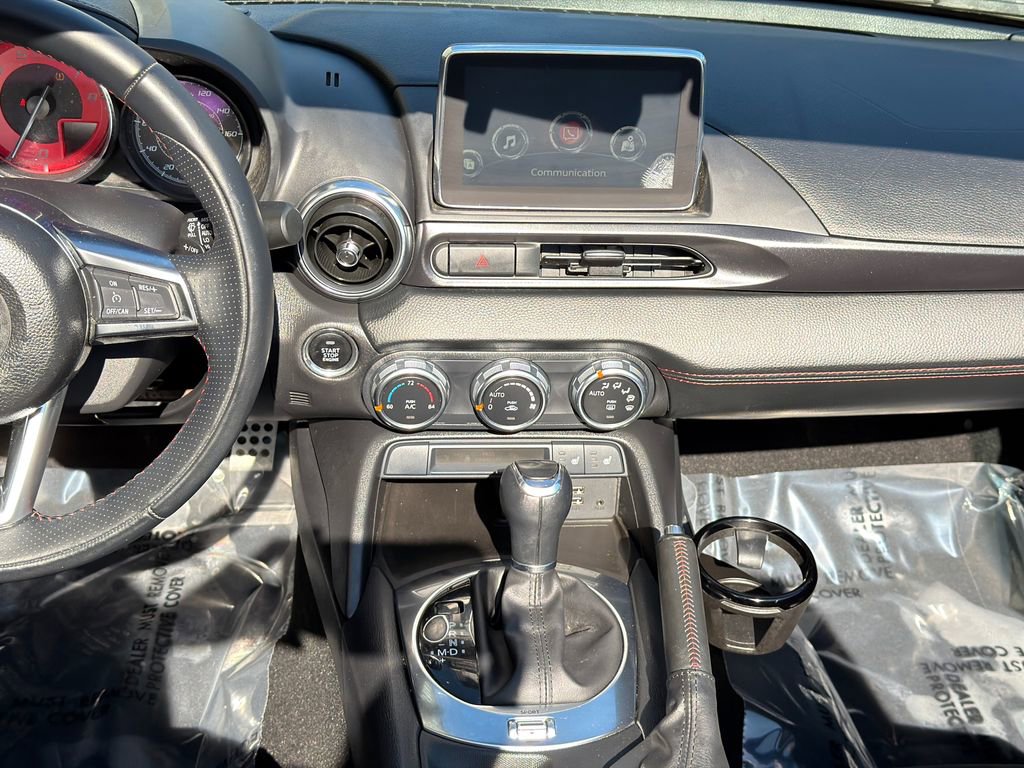 Used 2017 FIAT 124 Spider Abarth RWD image 15