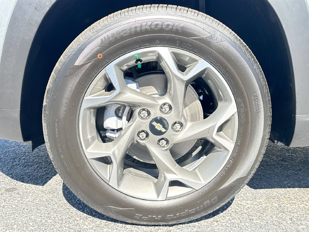 New 2026 Chevrolet Trax LT w/ Sunroof Package FWD image 12