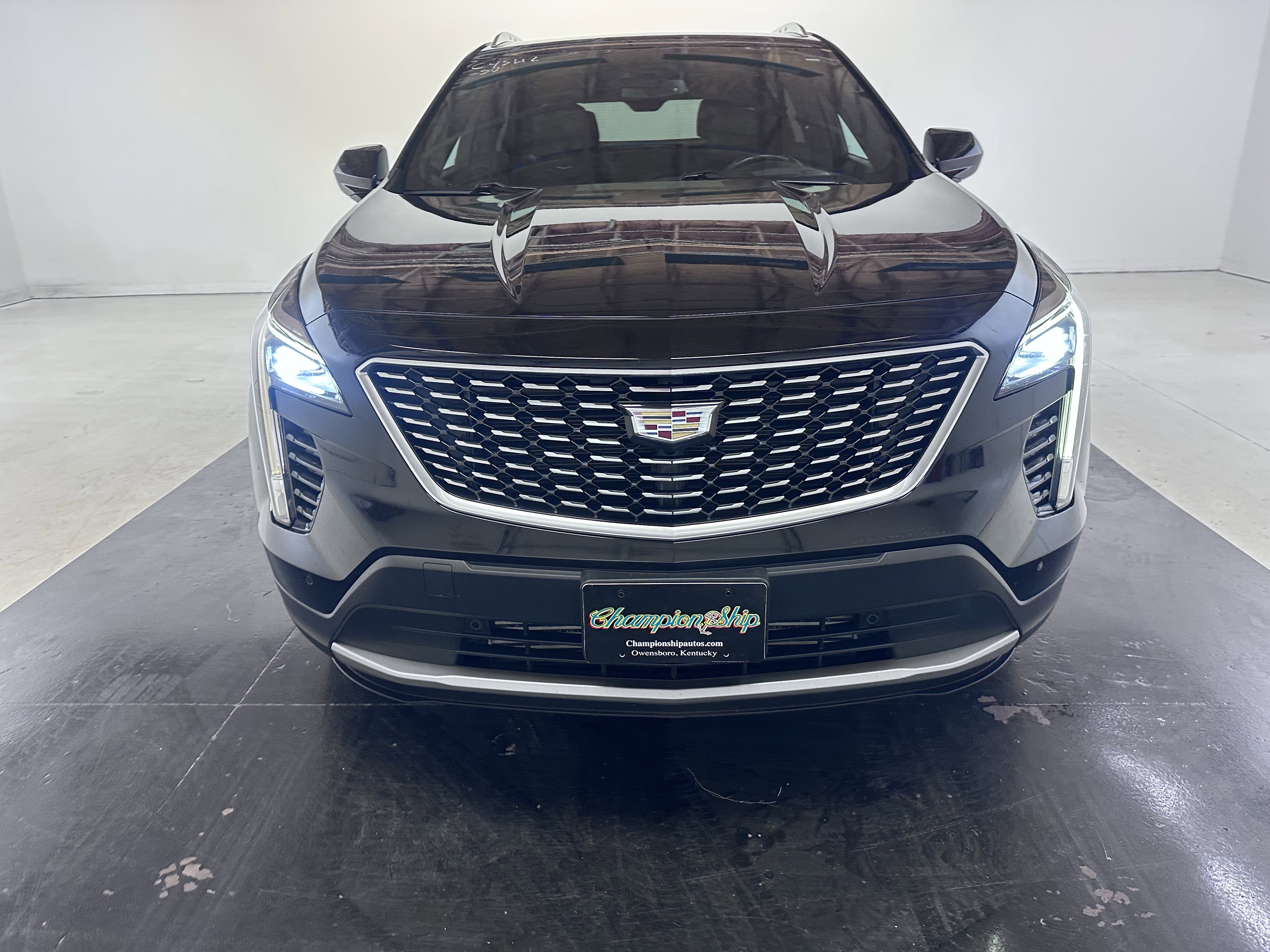 Used 2019 Cadillac XT4 Premium Luxury image 4