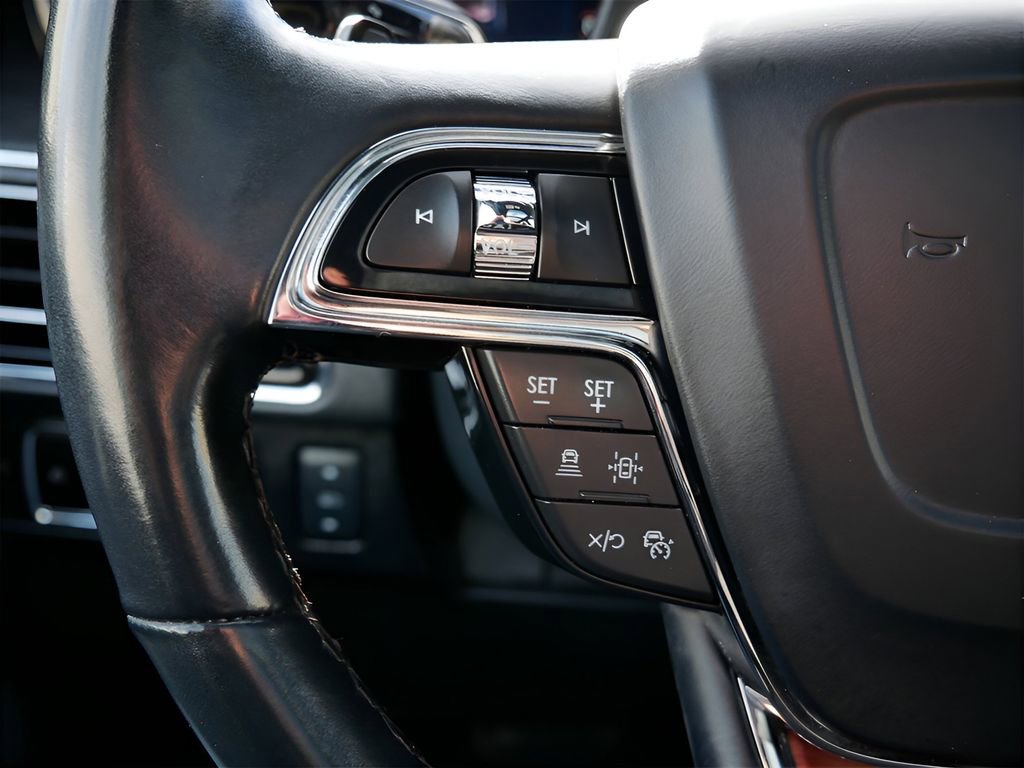 Used 2024 Lincoln Navigator Reserve AWD/4WD image 18