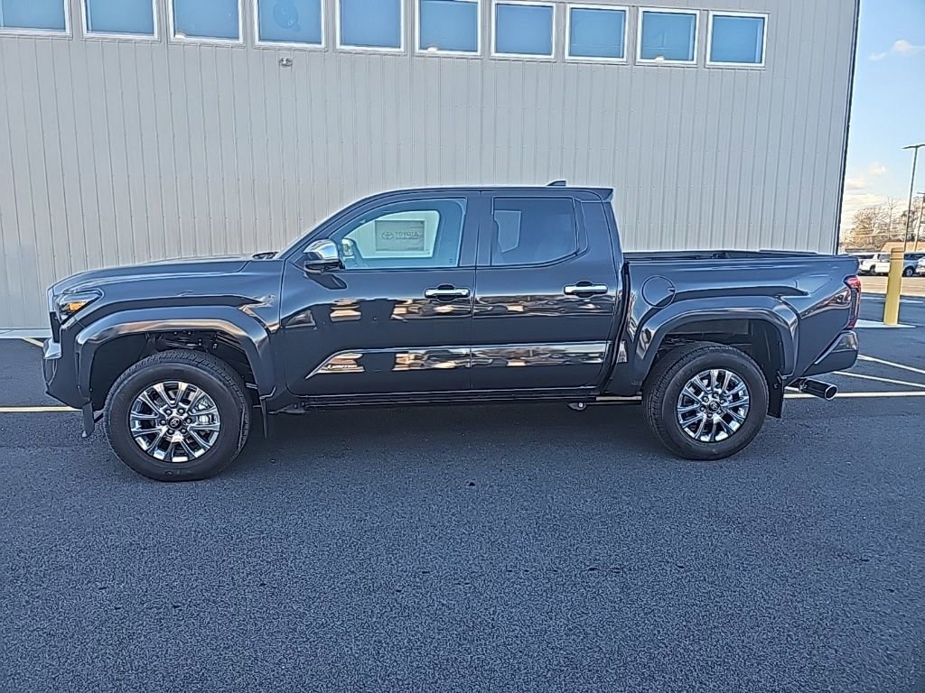 Used 2024 Toyota Tacoma Limited image 4