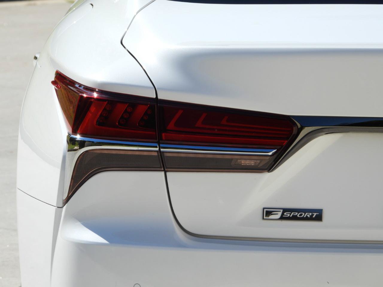 Used 2020 Lexus LS 500 F Sport w/ Cold Weather Package (CK) RWD image 46