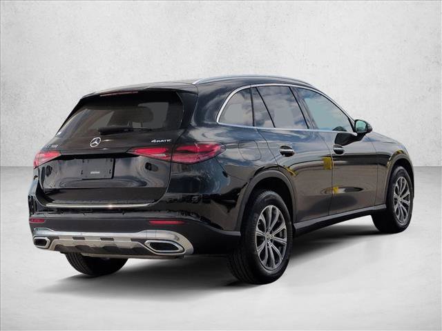 Used 2025 Mercedes-Benz GLC 300 4MATIC image 5