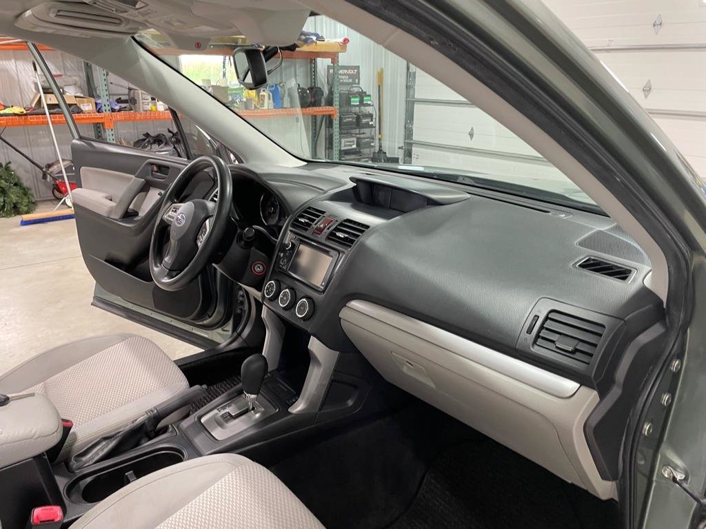 Used 2015 Subaru Forester 2.5i Premium AWD/4WD image 22