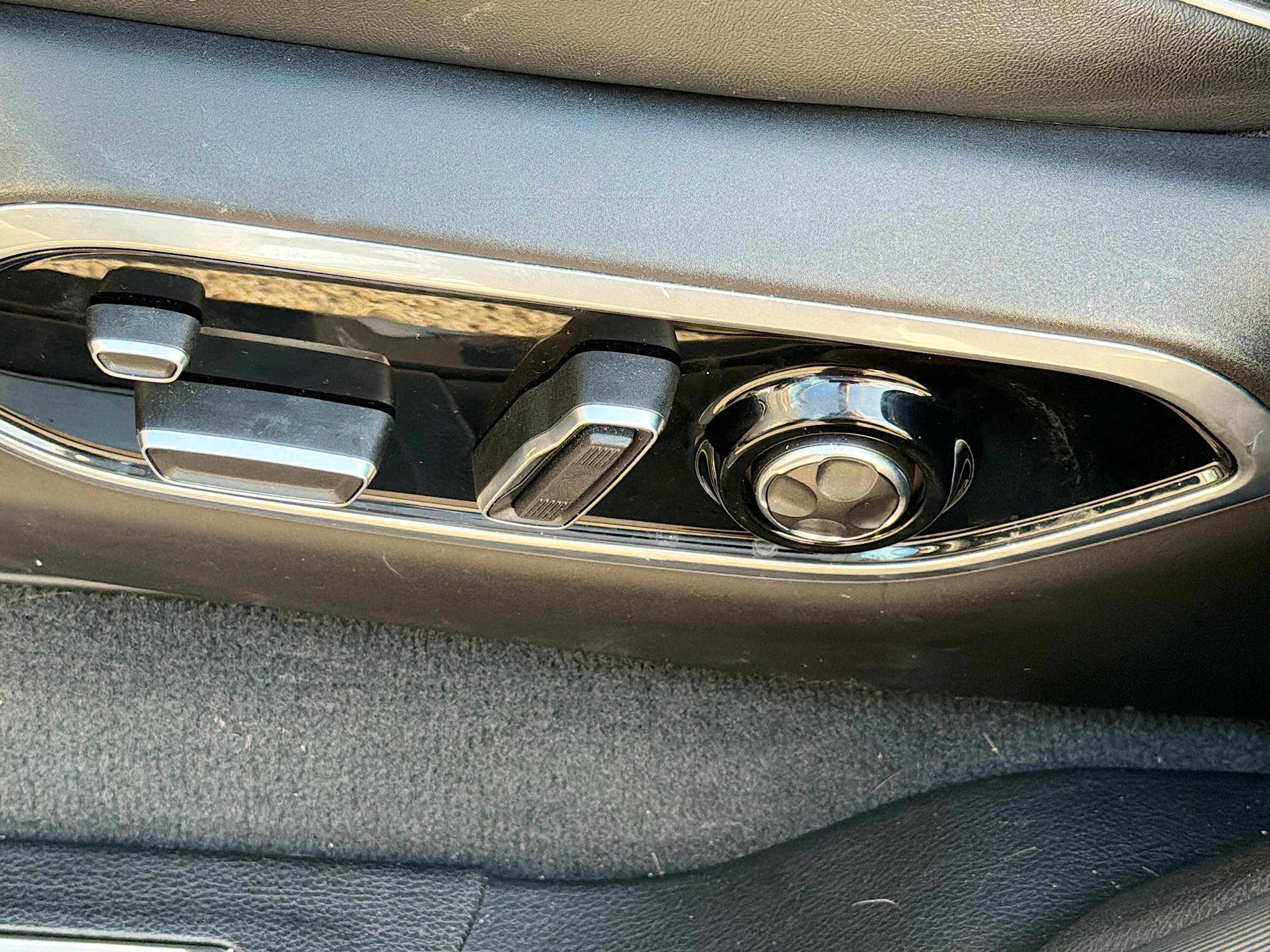 Used 2024 Jeep Grand Cherokee Summit w/ Advanced Protech Group IV image 25