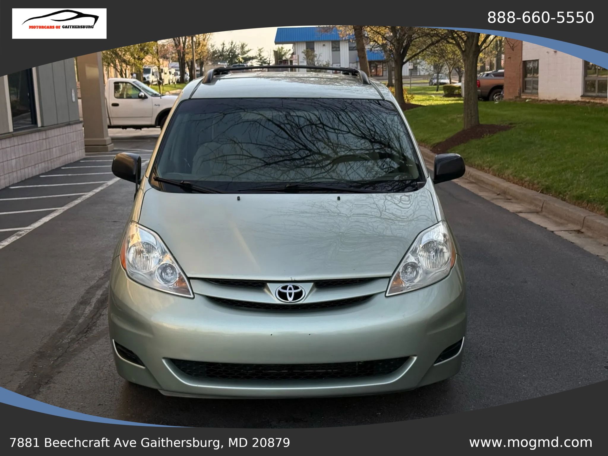 Used 2010 Toyota Sienna LE image 2