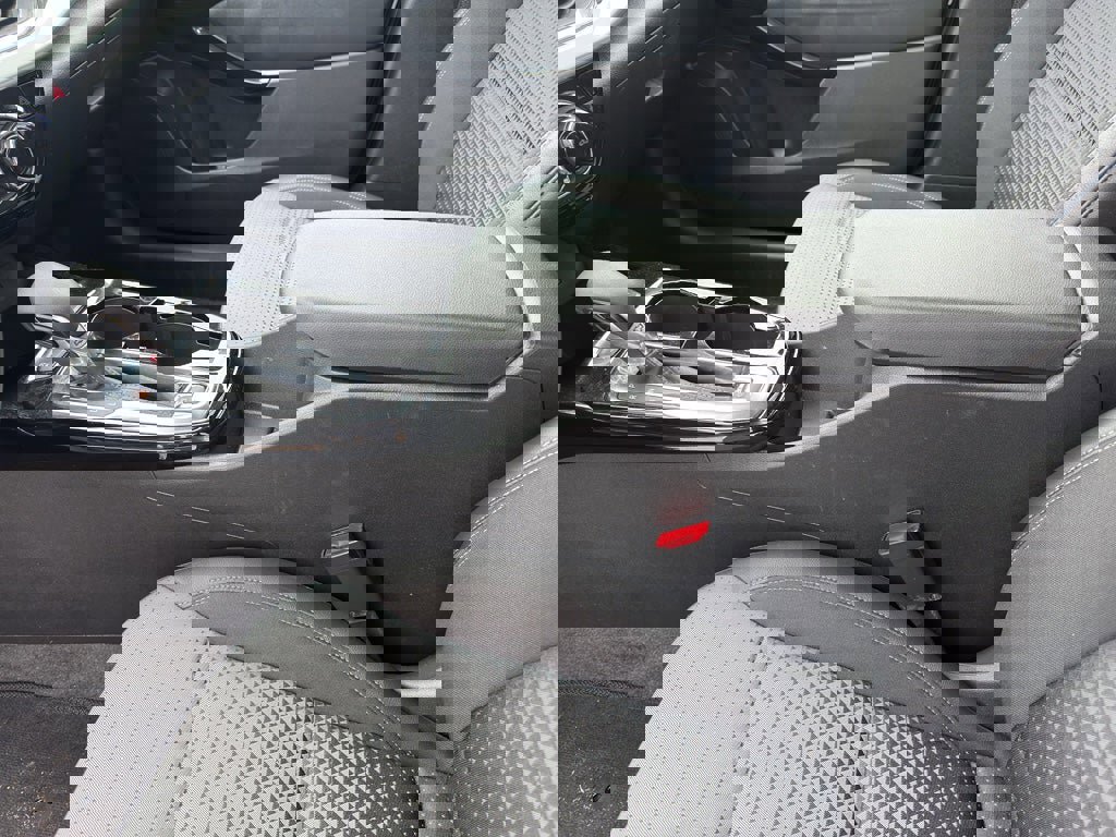 Used 2025 Chevrolet Trax LT w/ LT Convenience Package FWD image 14