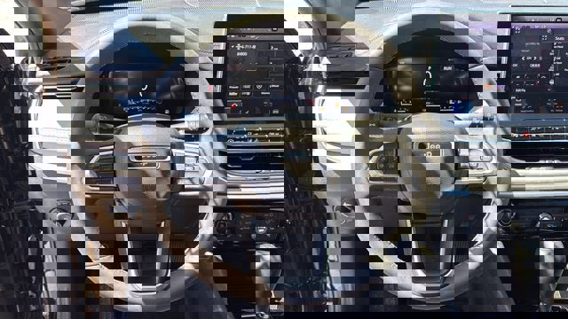 Certified 2025 Jeep Compass Limited w/ Elite Group AWD/4WD image 15