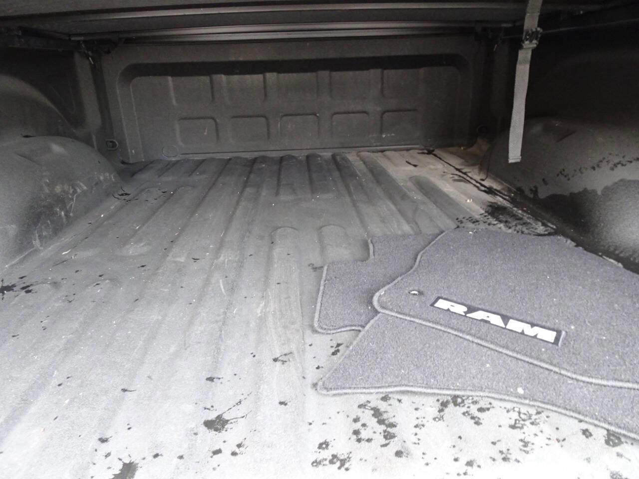 Used 2017 RAM 1500 Express image 10