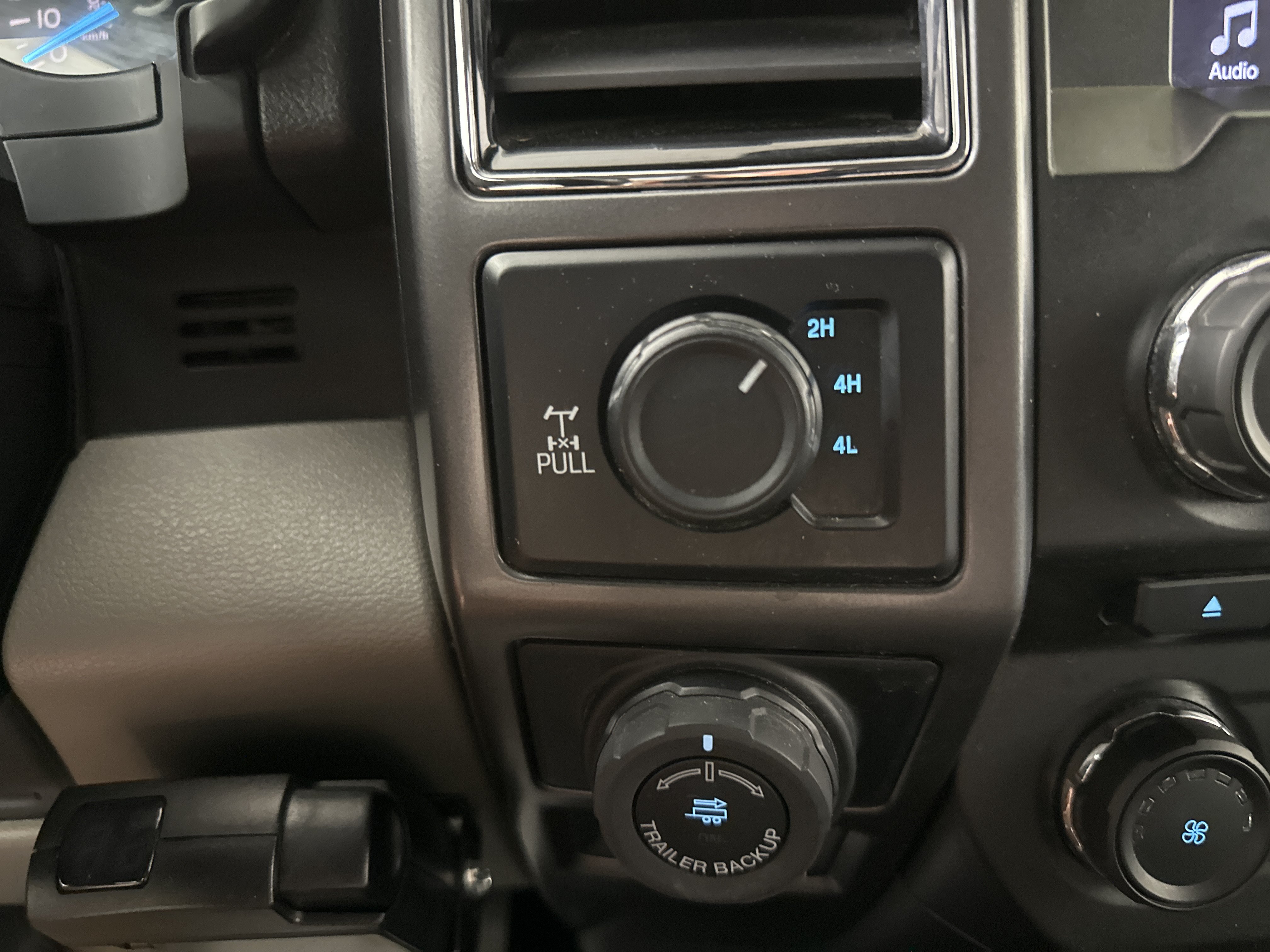 Used 2018 Ford F150 XLT w/ Equipment Group 302A Luxury AWD/4WD image 20