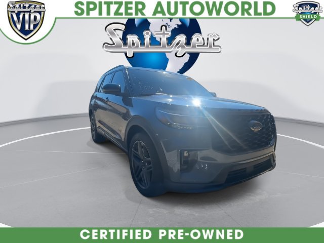 Used 2025 Ford Explorer ST AWD/4WD image 3