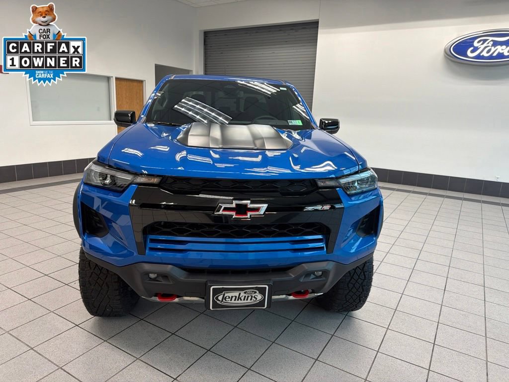Used 2024 Chevrolet Colorado ZR2 AWD/4WD image 2
